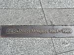 Gedenkstreifen an die Berliner Mauer am Potsdamer Platz