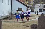 In Kirkenes war an diesem Tag Konfirmation und alle Gäste kamen in landestypischen Trachten